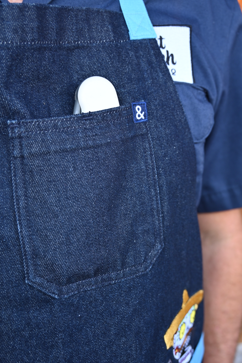 hedley-and-bennett-meat-church-apron-navy-t6 Screenshot_2024-07-03_at_2.52.10_PM.png